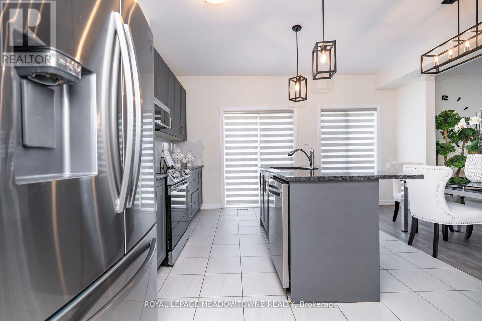 Photo 12 of 16 Bethune Avenue, Welland ON