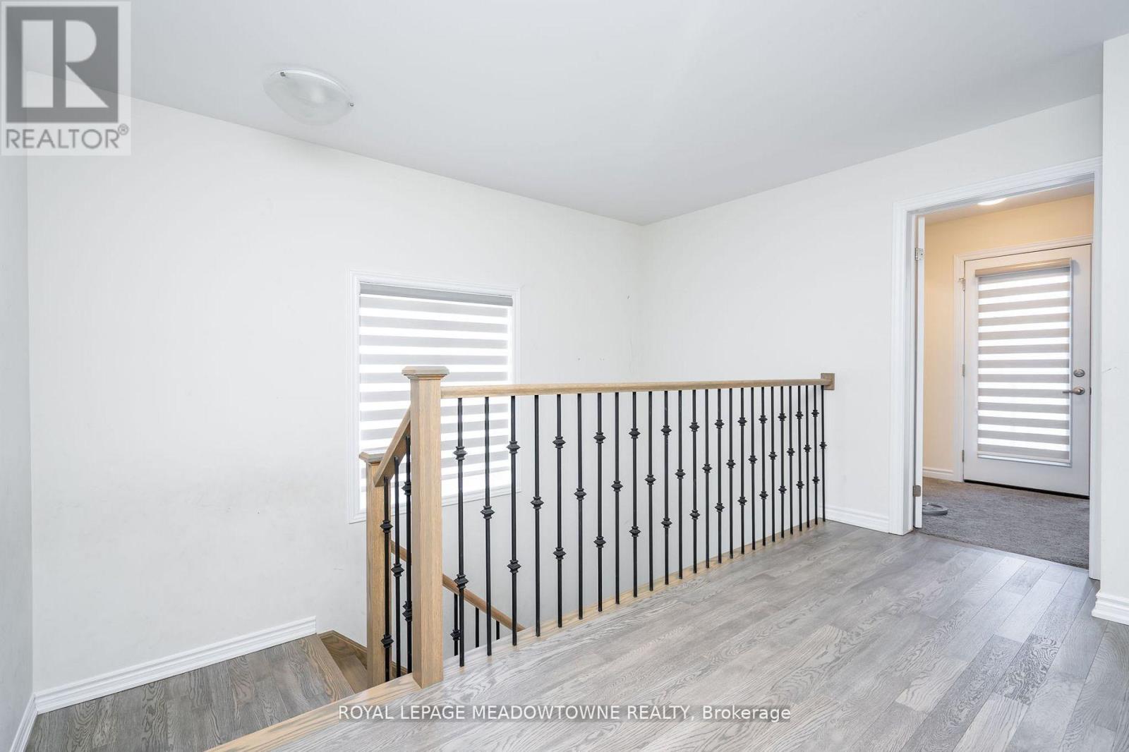 Photo 18 of 16 Bethune Avenue, Welland ON