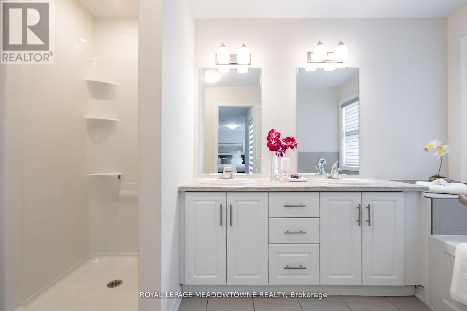 Photo 28 of 16 Bethune Avenue, Welland ON