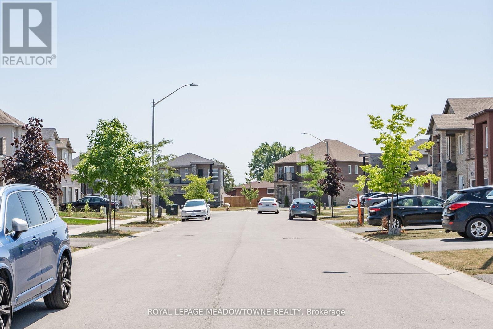 Photo 37 of 16 Bethune Avenue, Welland ON
