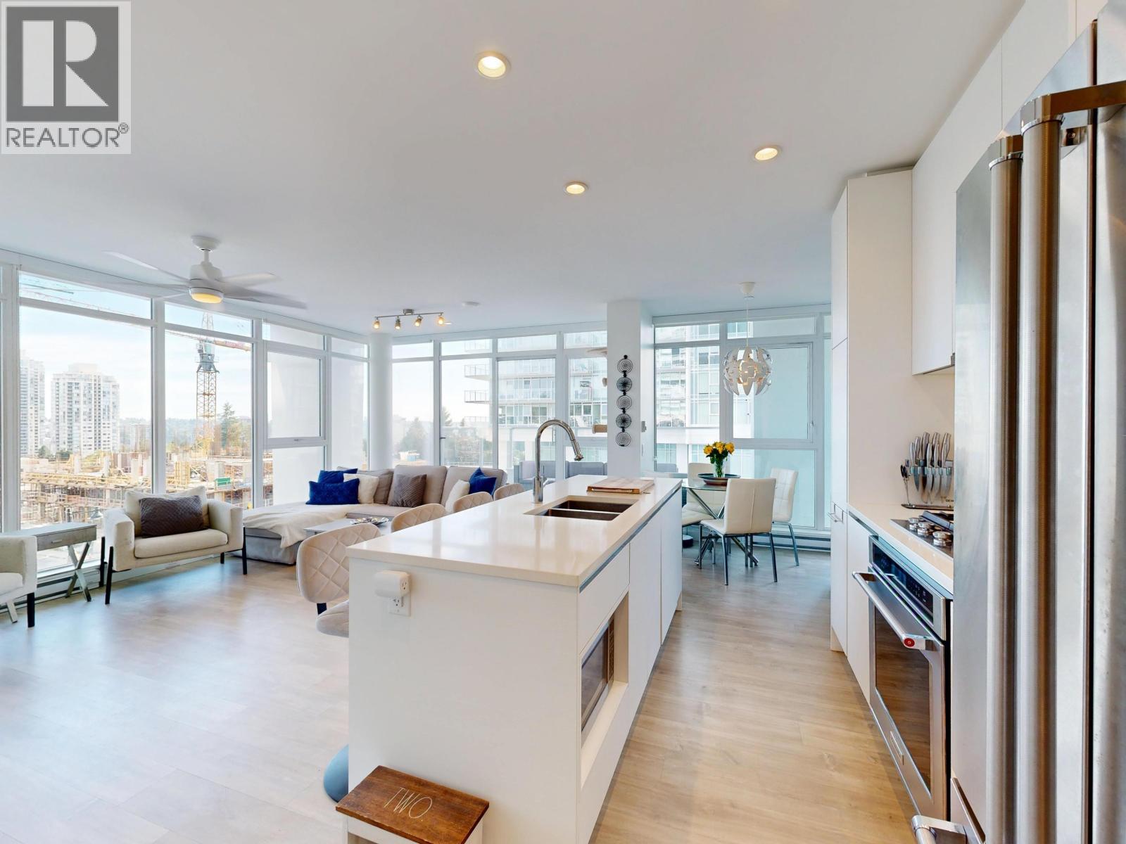 Photo 2 of 404 657 Whiting Way, Coquitlam BC