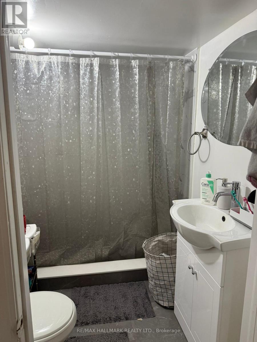 Photo 8 of Bsmt 24 Hillview Drive, Newmarket ON