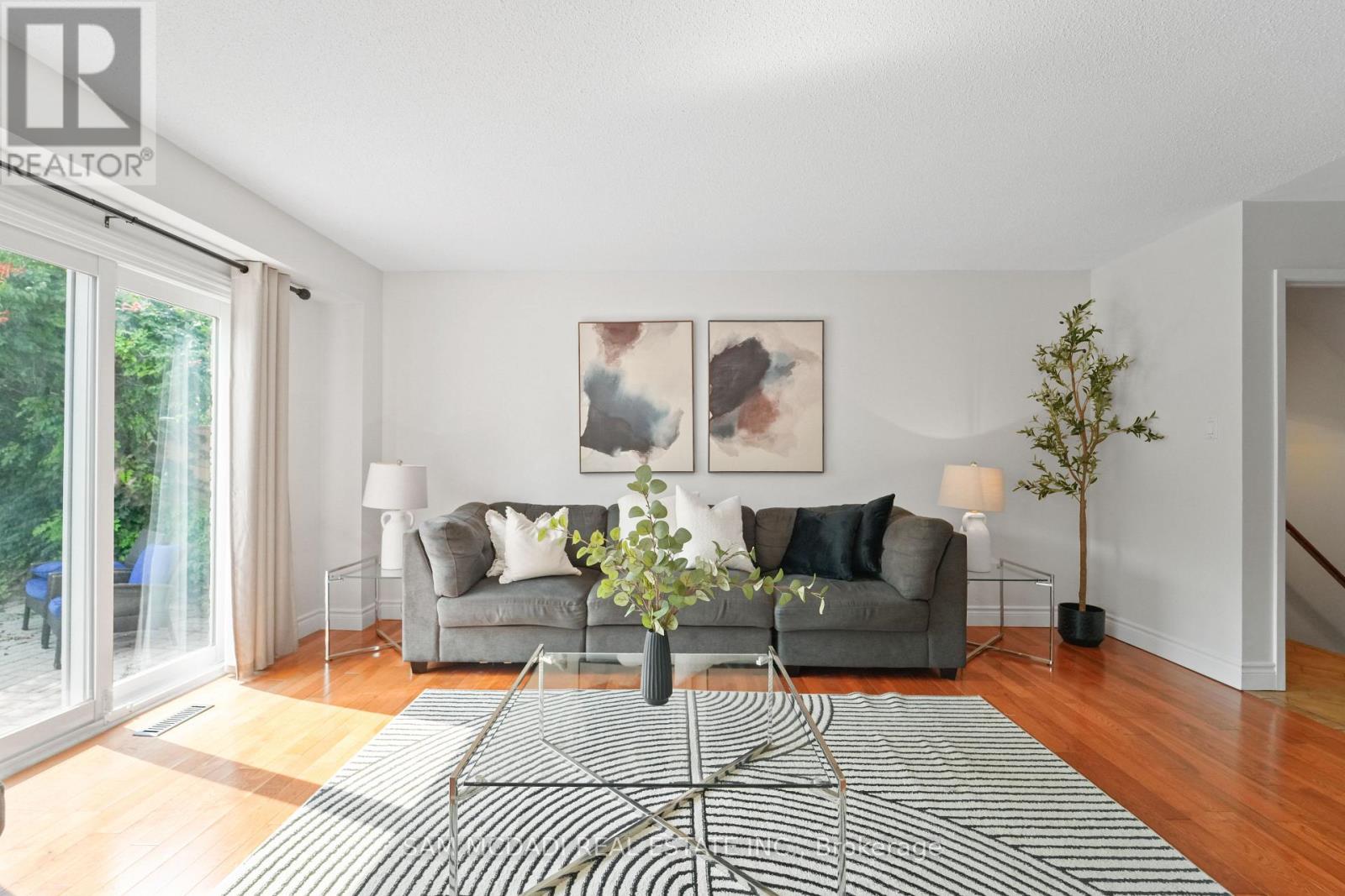 Photo 11 of 6486 Edenwood Drive, Mississauga ON