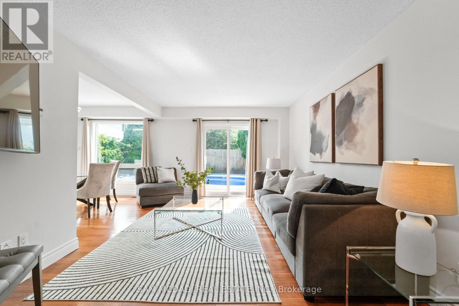 Photo 12 of 6486 Edenwood Drive, Mississauga ON