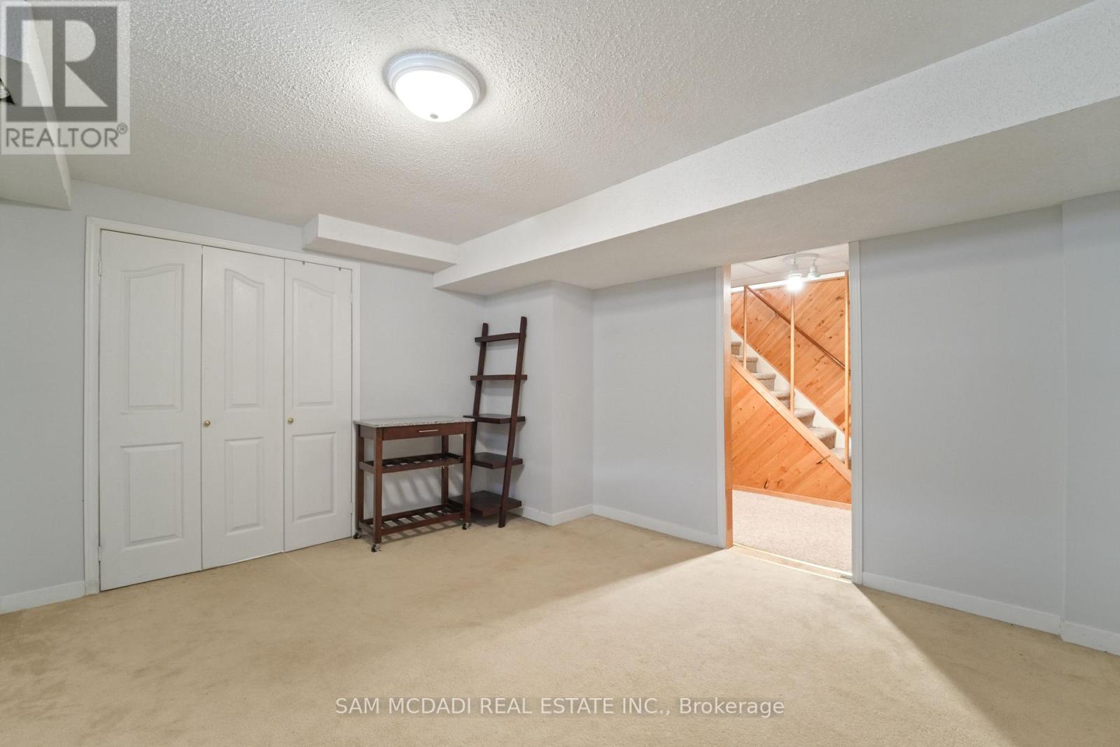 Photo 32 of 6486 Edenwood Drive, Mississauga ON