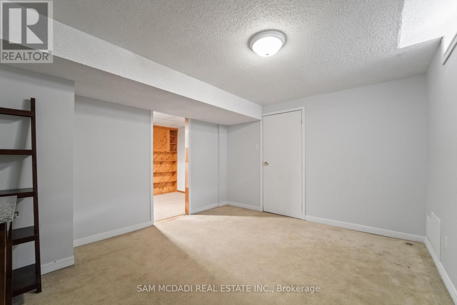 Photo 31 of 6486 Edenwood Drive, Mississauga ON