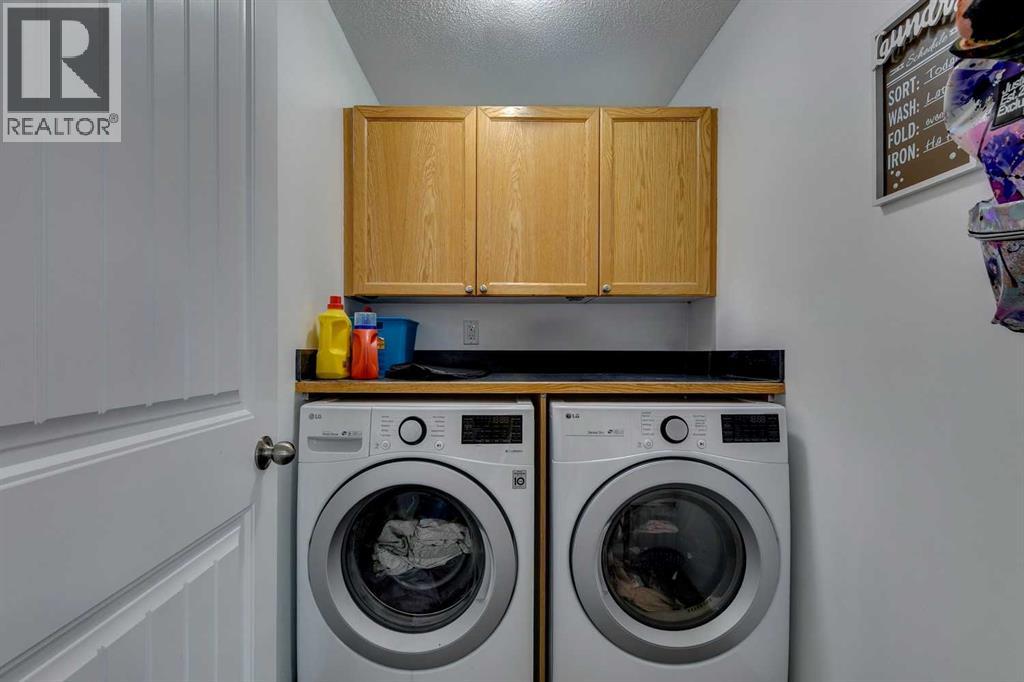 Photo 16 of 190 Everoak Gardens Sw, Calgary AB