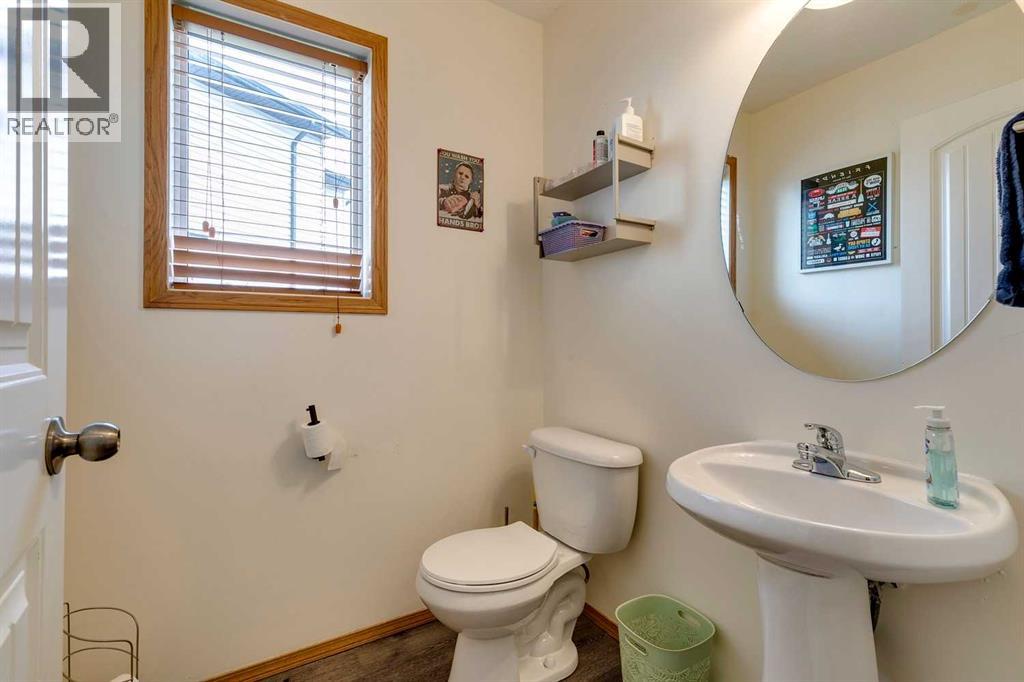 Photo 8 of 190 Everoak Gardens Sw, Calgary AB
