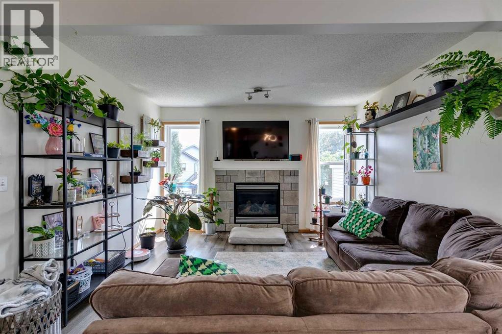 Photo 9 of 190 Everoak Gardens Sw, Calgary AB