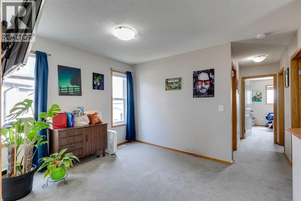 Photo 15 of 190 Everoak Gardens Sw, Calgary AB