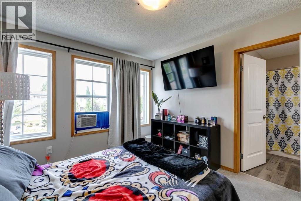 Photo 18 of 190 Everoak Gardens Sw, Calgary AB