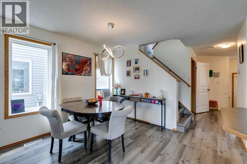Photo 13 of 190 Everoak Gardens Sw, Calgary AB
