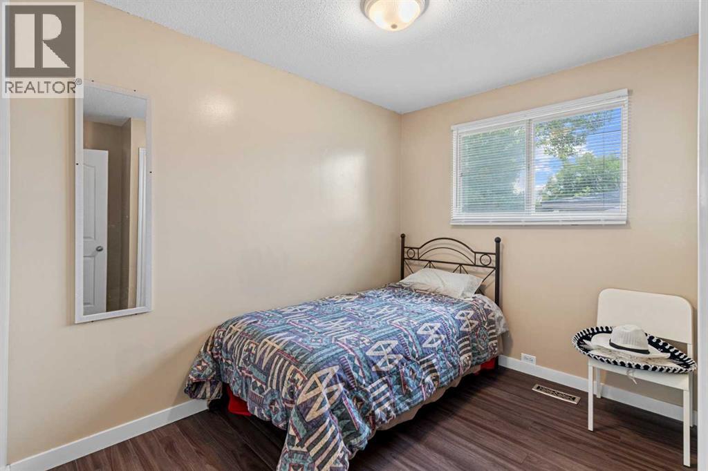 Photo 14 of 3240 33 A Avenue Se, Calgary AB