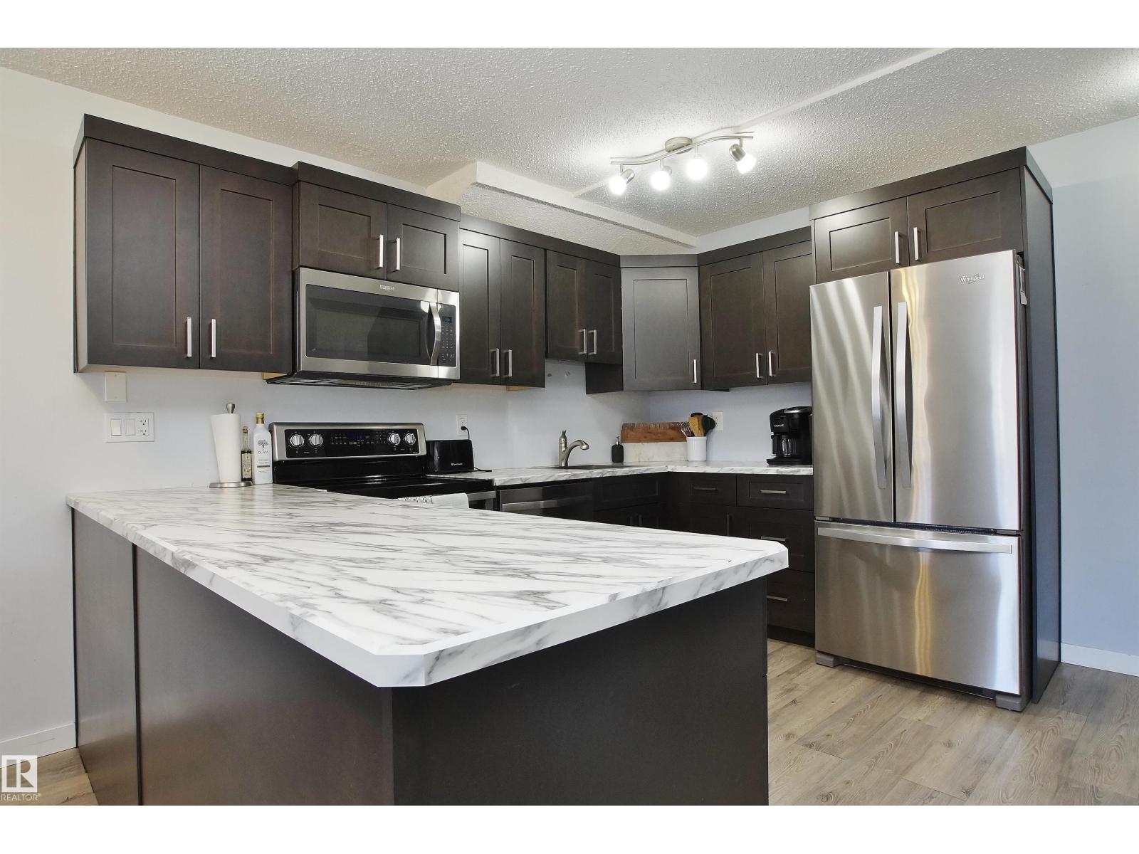 Photo 12 of 30 13580 38 St Nw, Edmonton AB