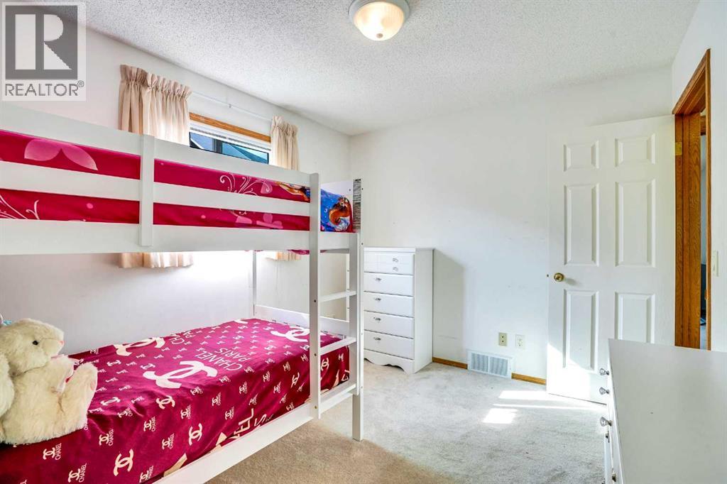 Single Family House for Sale in  Somerset Manor SW Somerset Calgary 