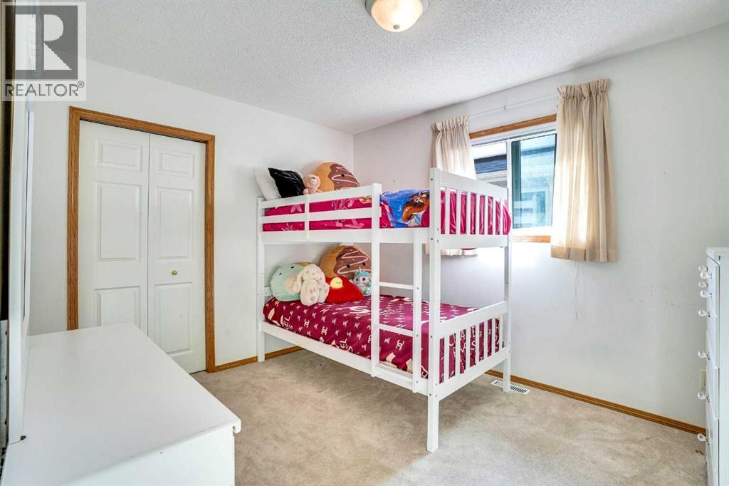 Single Family House for Sale in  Somerset Manor SW Somerset Calgary 