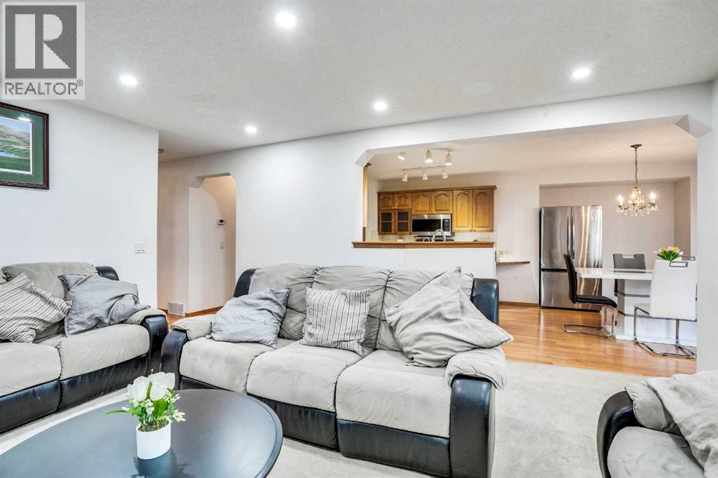 Single Family House for Sale in  Somerset Manor SW Somerset Calgary 