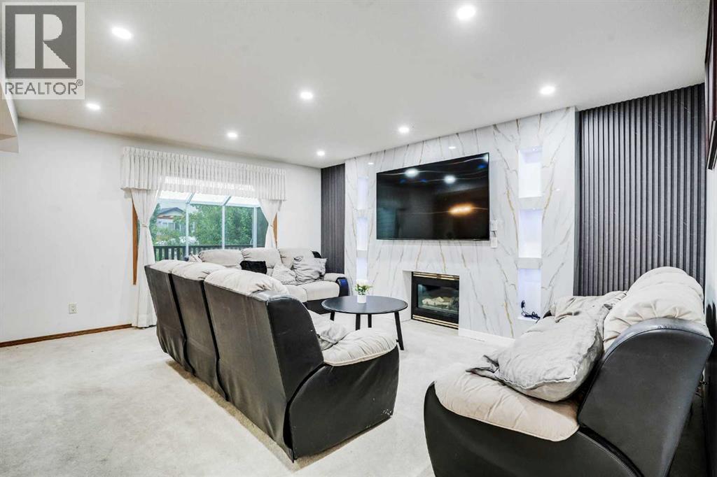 Single Family House for Sale in  Somerset Manor SW Somerset Calgary 