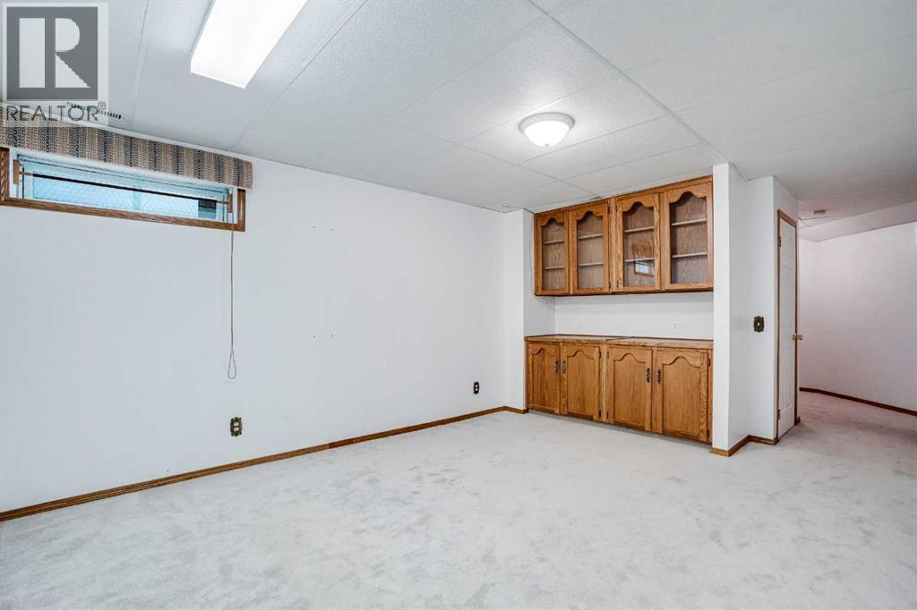 Single Family House for Sale in  Somerset Manor SW Somerset Calgary 