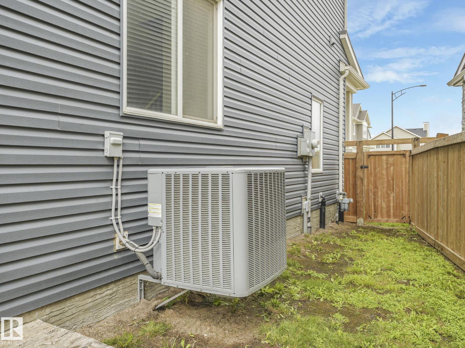 Photo 24 of 20007 15 Av Nw, Edmonton AB