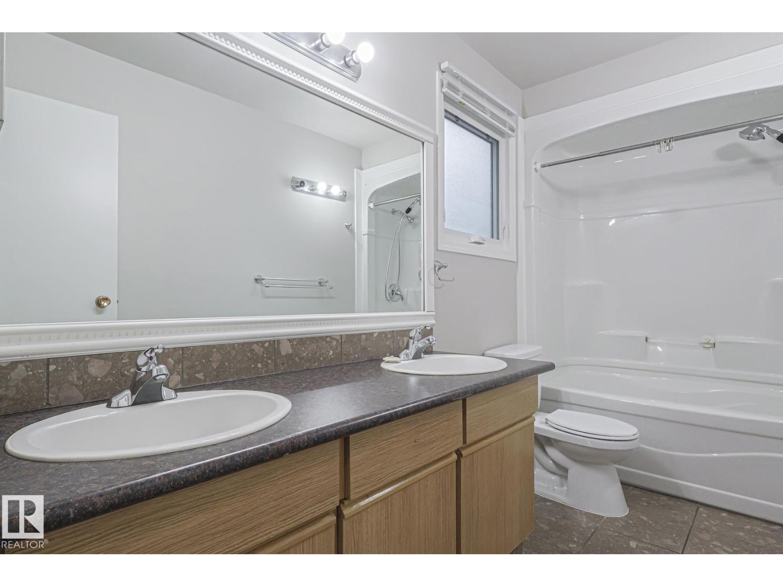 Photo 14 of 45 4610 17 Av Nw, Edmonton AB