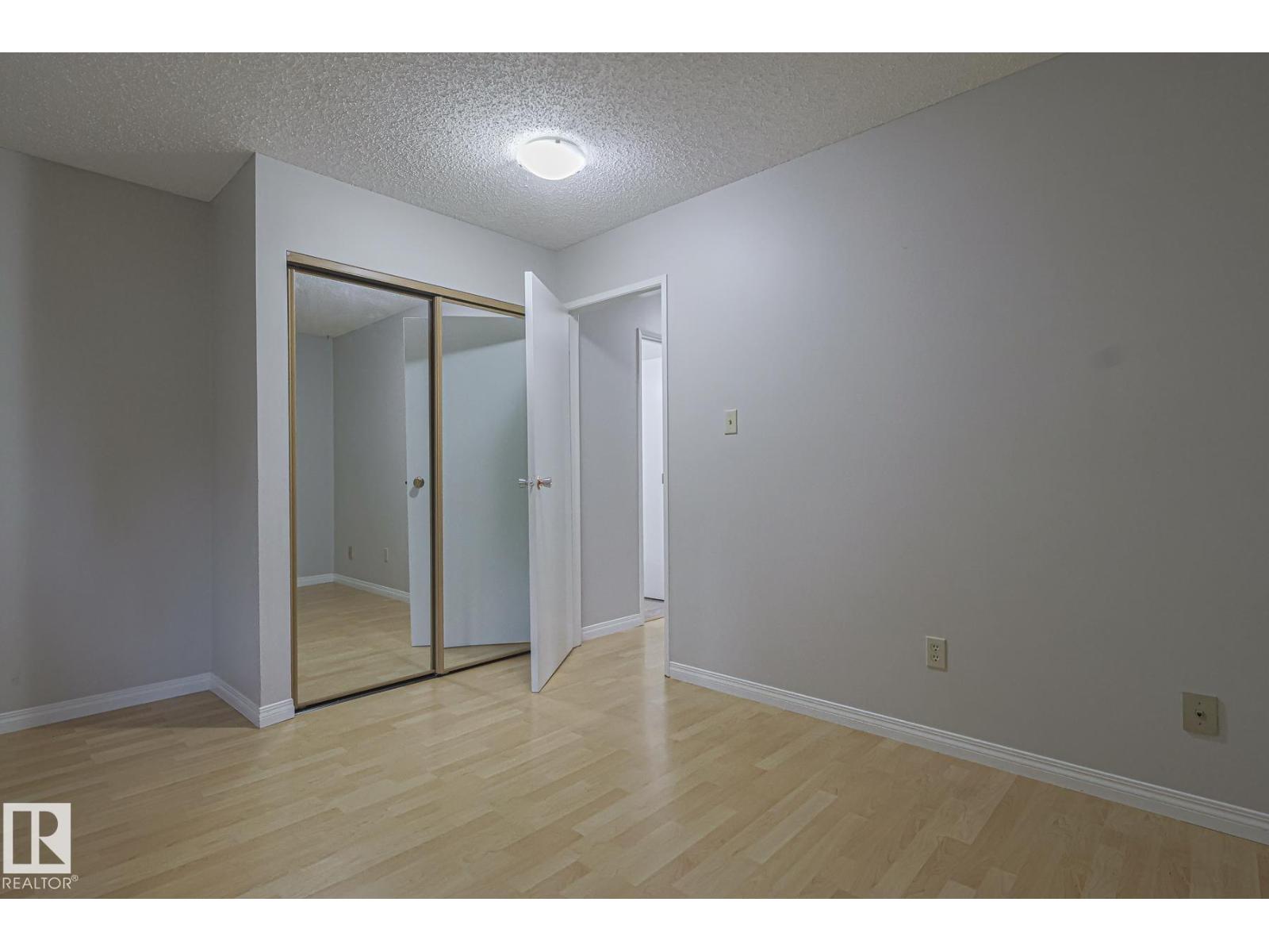Photo 17 of 45 4610 17 Av Nw, Edmonton AB