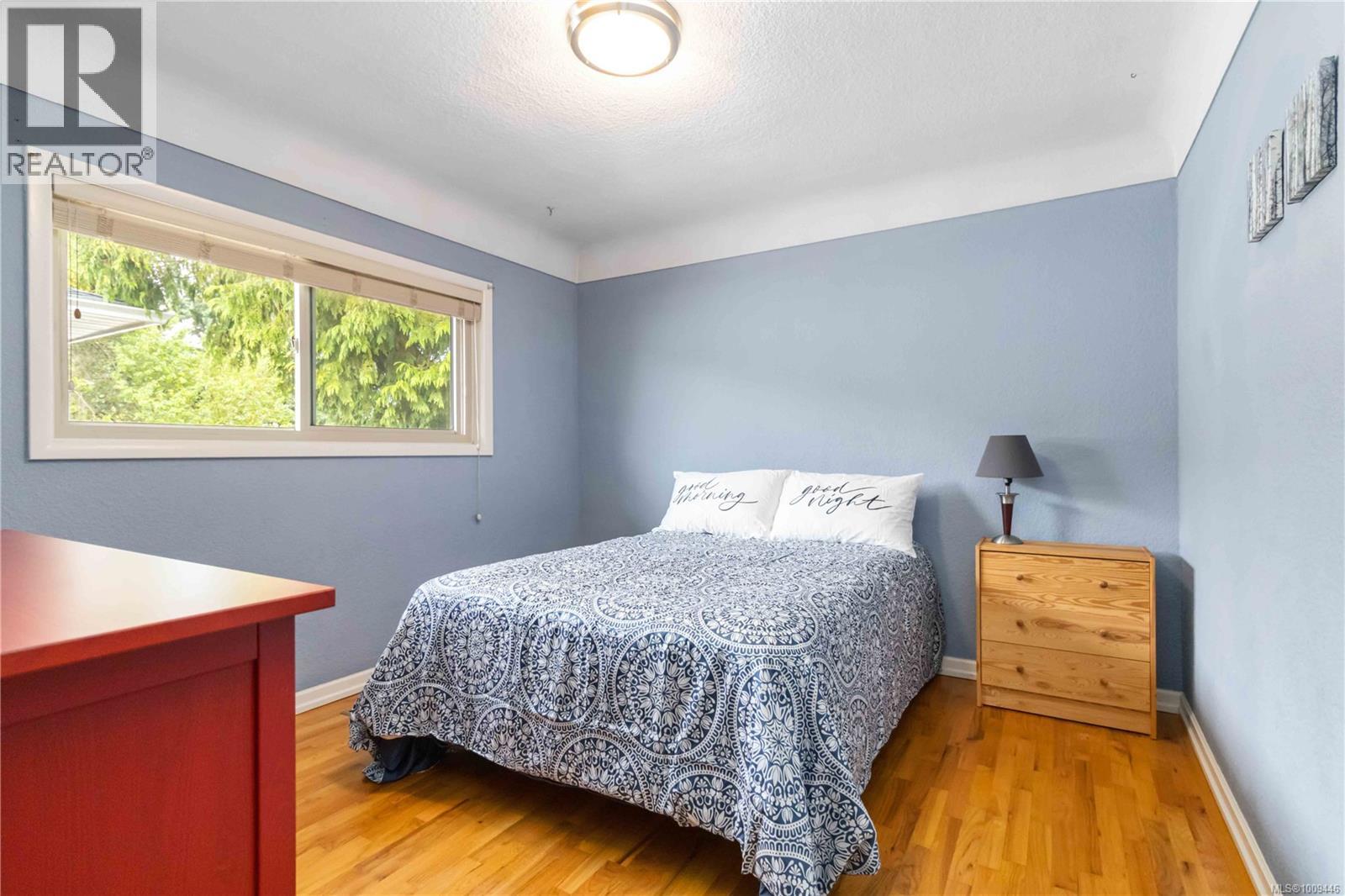 Photo 18 of 4076 Glanford Ave, Saanich BC