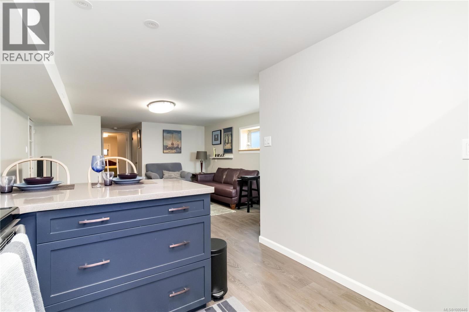 Photo 34 of 4076 Glanford Ave, Saanich BC