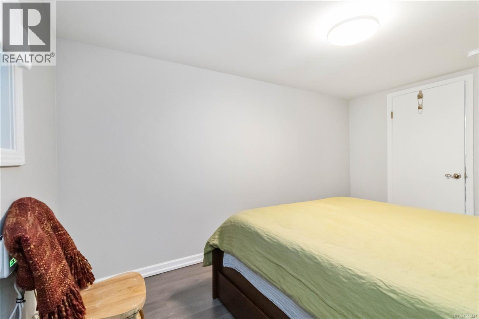 Photo 4 of 4076 Glanford Ave, Saanich BC