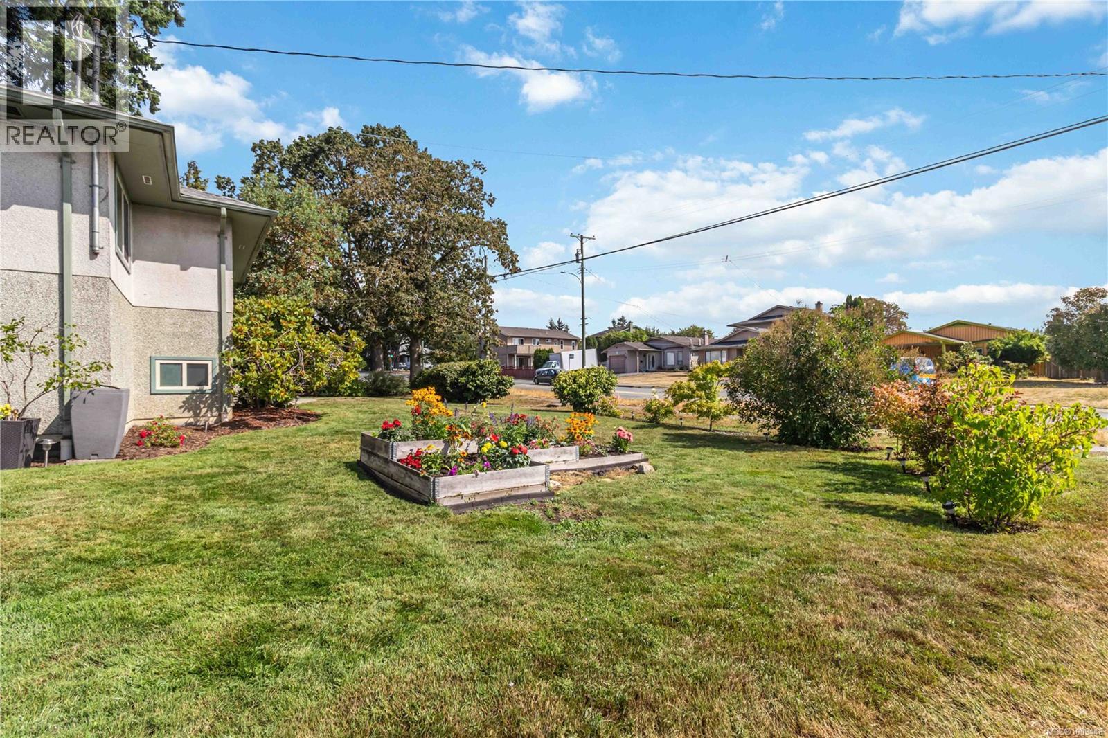 Photo 23 of 4076 Glanford Ave, Saanich BC