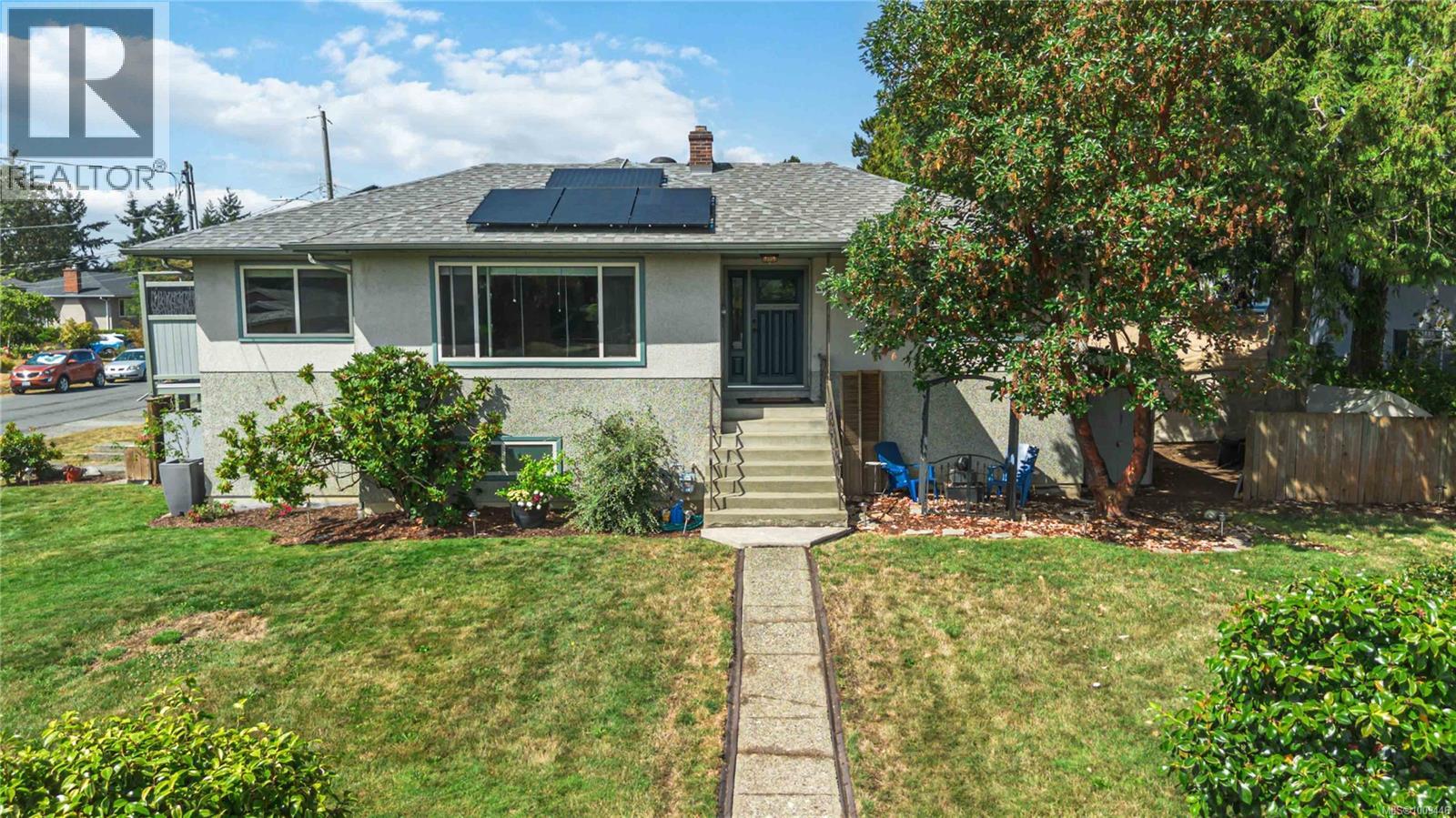 Photo 36 of 4076 Glanford Ave, Saanich BC