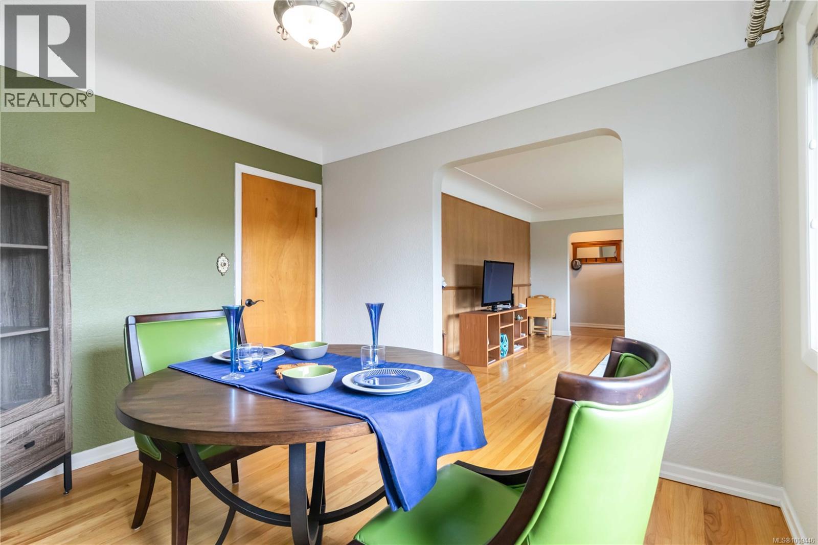 Photo 13 of 4076 Glanford Ave, Saanich BC