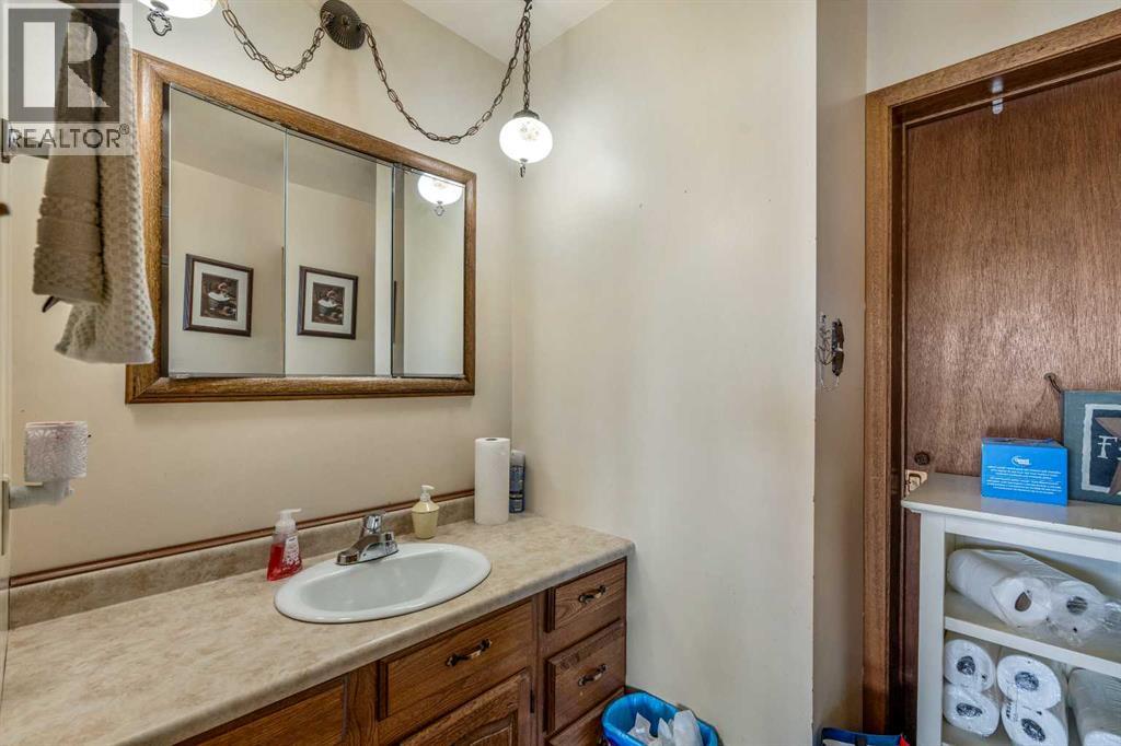 Photo 9 of 4716 Heritage Drive, Taber AB