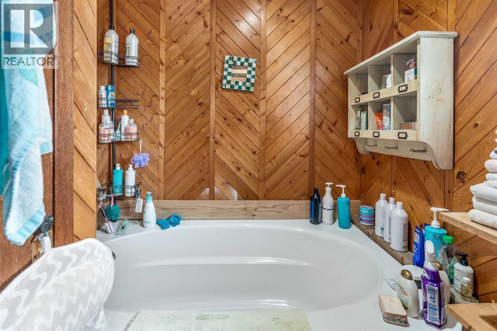 Photo 12 of 4716 Heritage Drive, Taber AB