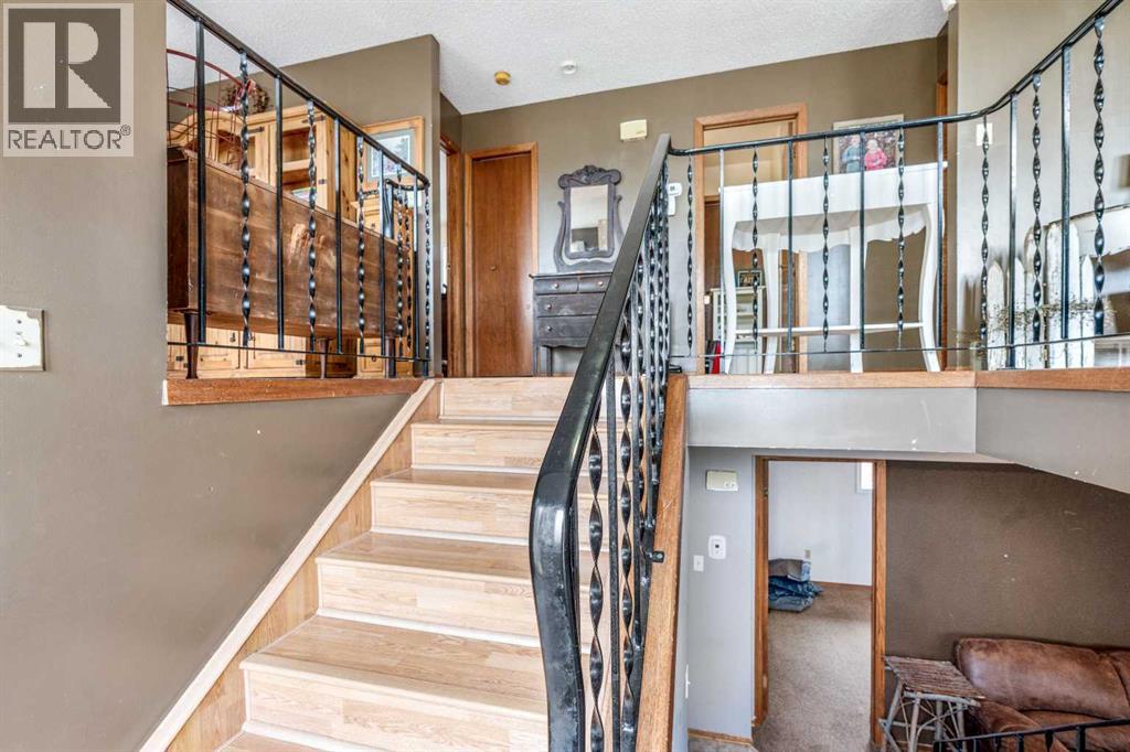 Photo 4 of 4716 Heritage Drive, Taber AB