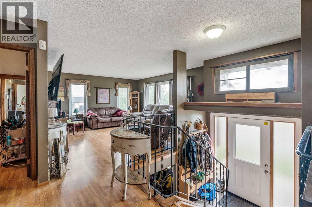 Photo 5 of 4716 Heritage Drive, Taber AB
