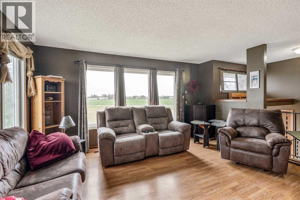 Photo 7 of 4716 Heritage Drive, Taber AB