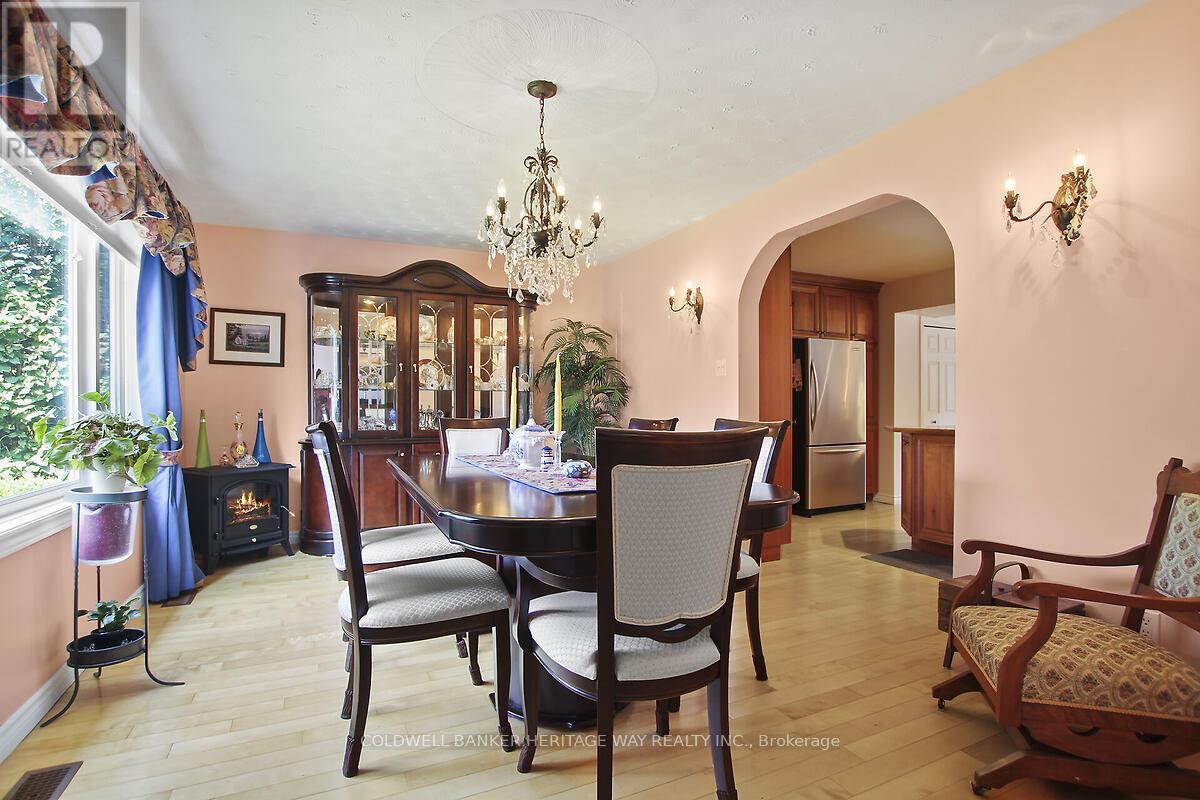 Photo 17 of 738 River Road N, Mcnab Braeside ON