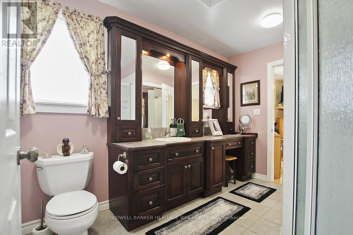Photo 23 of 738 River Road N, Mcnab Braeside ON