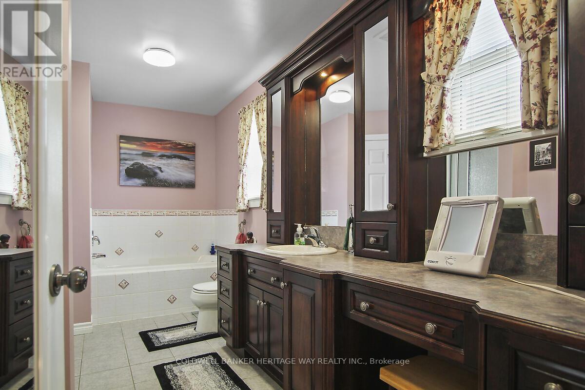 Photo 24 of 738 River Road N, Mcnab Braeside ON