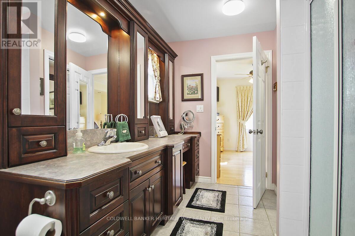 Photo 25 of 738 River Road N, Mcnab Braeside ON