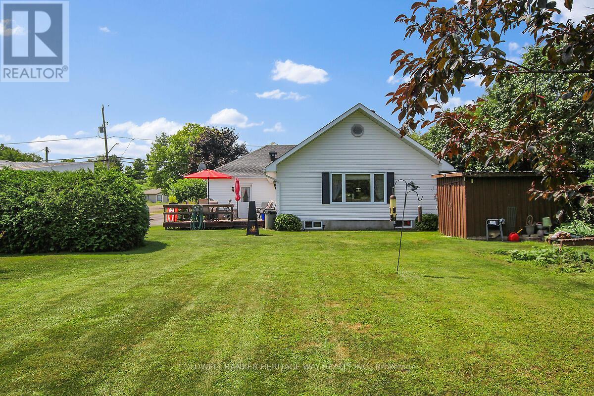 Photo 31 of 738 River Road N, Mcnab Braeside ON