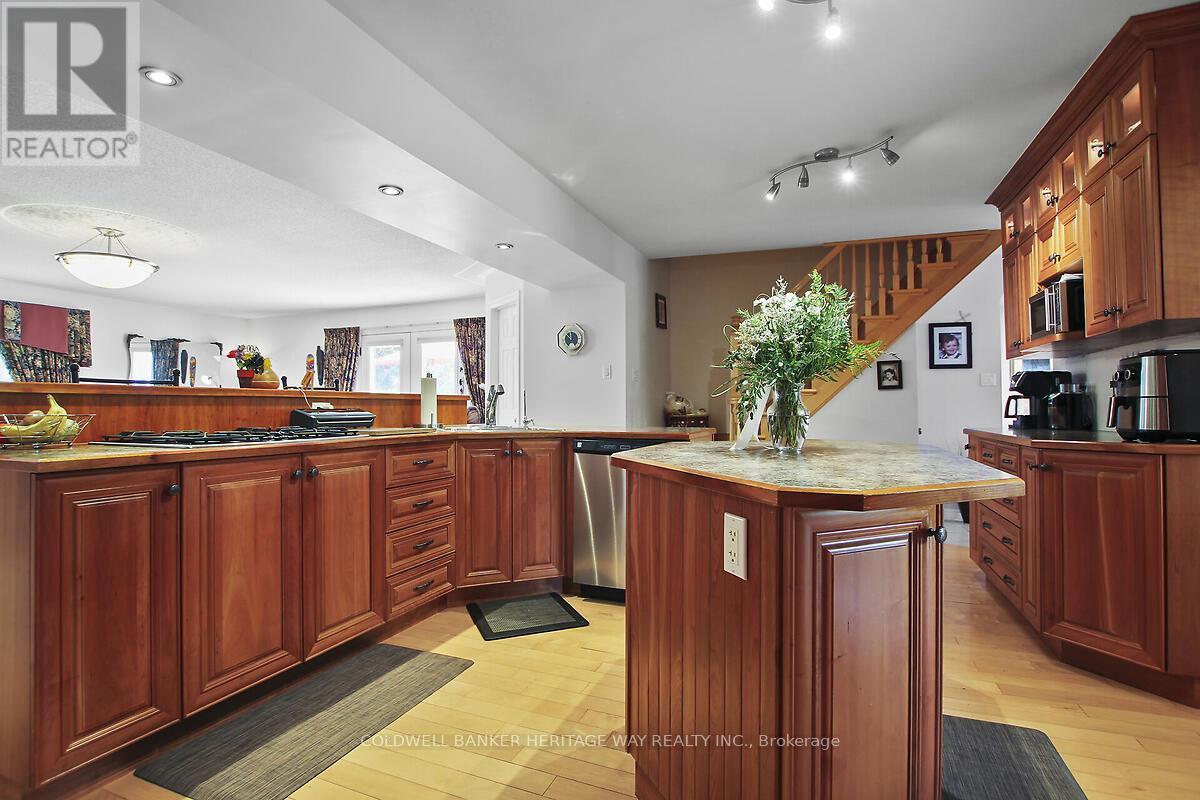 Photo 9 of 738 River Road N, Mcnab Braeside ON