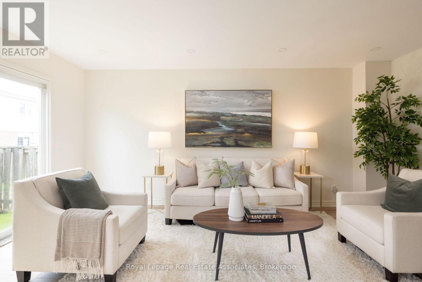 Photo 14 of 161 Morton Way, Brampton ON