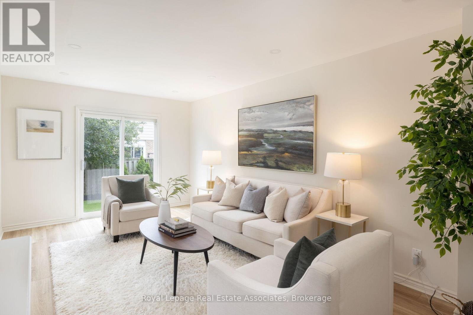 Photo 16 of 161 Morton Way, Brampton ON