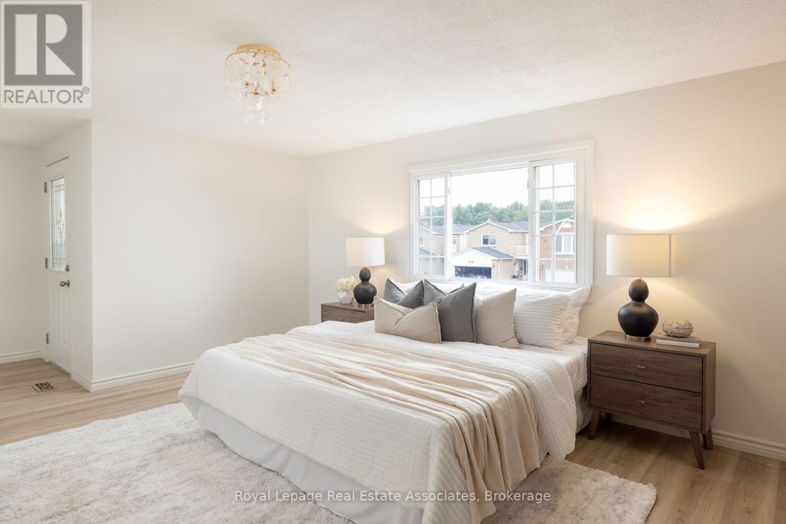 Photo 23 of 161 Morton Way, Brampton ON