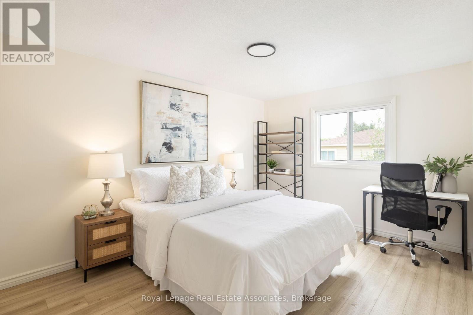 Photo 32 of 161 Morton Way, Brampton ON