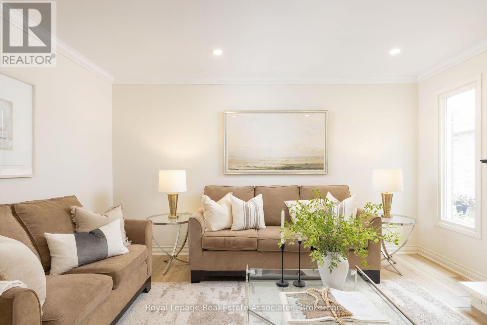 Photo 5 of 161 Morton Way, Brampton ON
