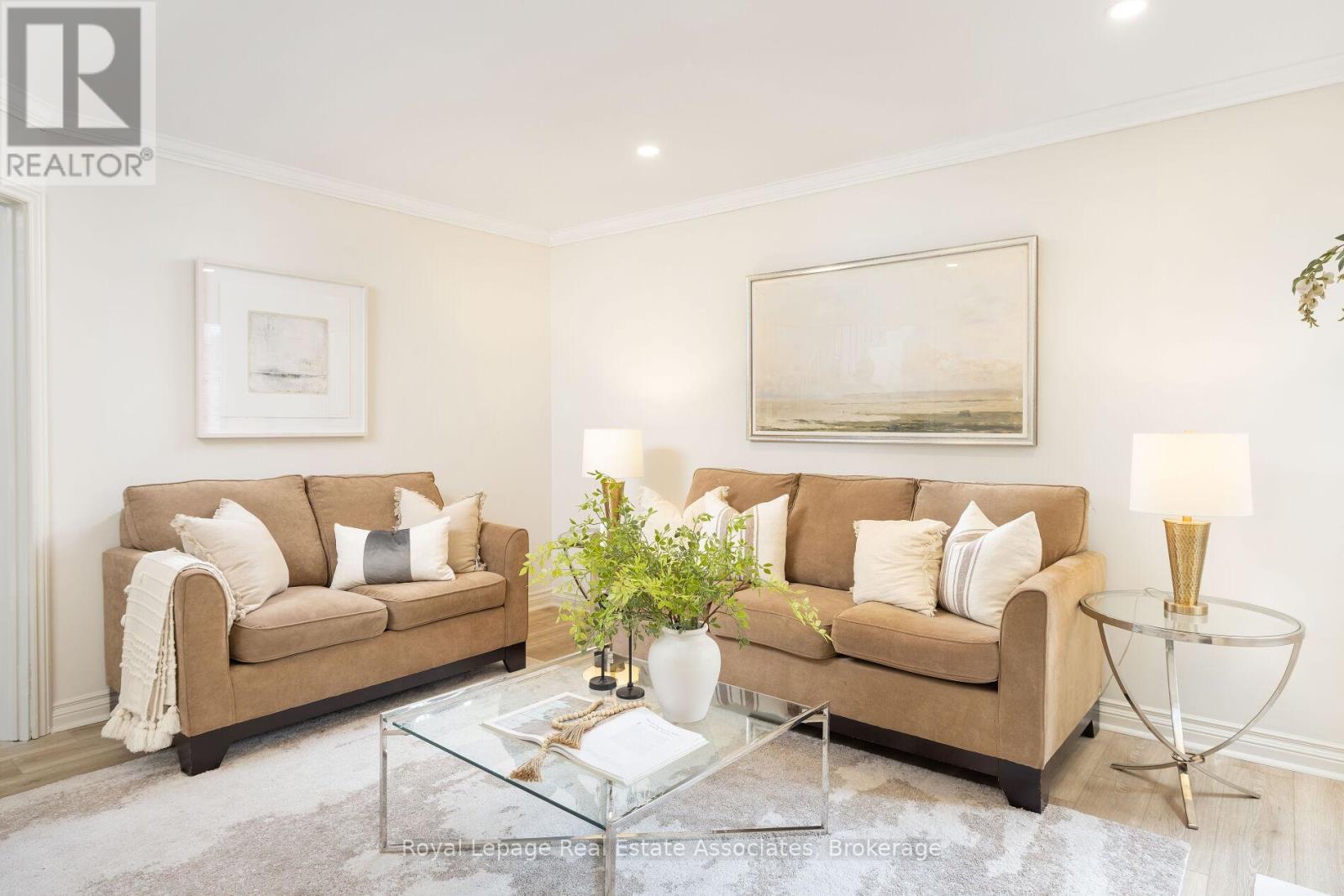 Photo 6 of 161 Morton Way, Brampton ON