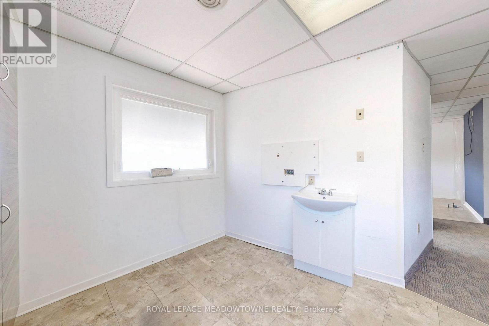 Photo 27 of 2 24 Guelph Street, Halton Hills ON